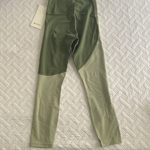 Lululemon “Nulu” Colour Block HR Crop 23” Leggings - Picture 3 of 6